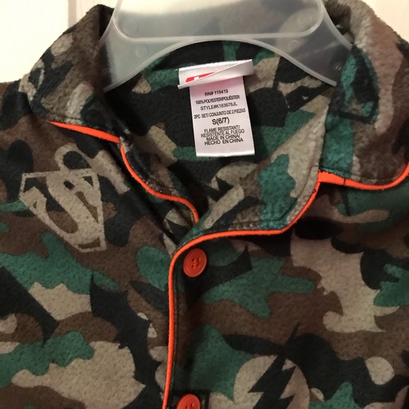 Justice League Camouflage Pajama Top Boys 6/7 - Picture 3 of 11
